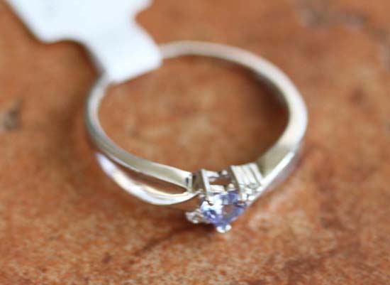 10K White Gold Diamond Accent Tanzanite Ring Size 6 1/2